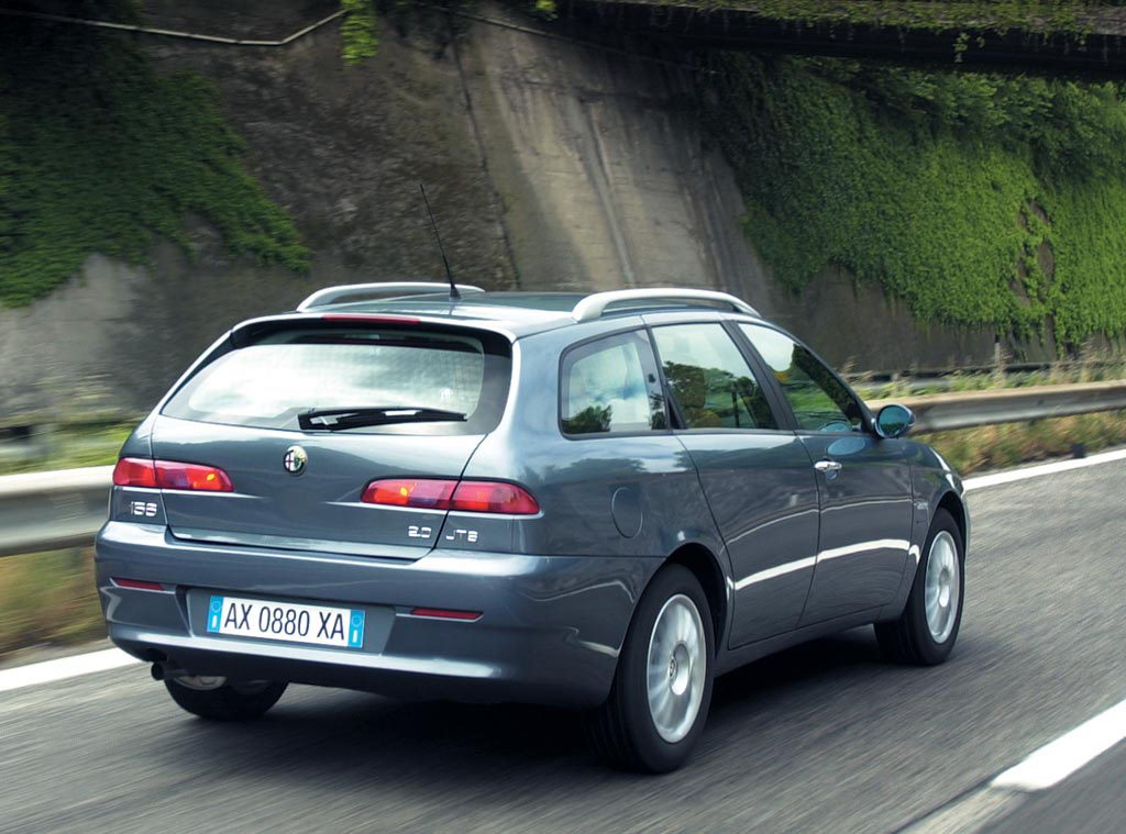 Alfa Romeo 156 2003 004.jpg